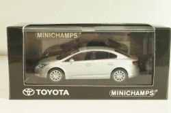 Toyota Avensis (T27) 2009, silver, Minichamps 1:43