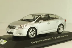 Toyota Avensis (T27) 2009, silver, Minichamps 1:43