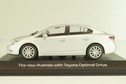 Toyota Avensis (T27) 2009, silver, Minichamps 1:43