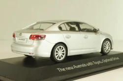 Toyota Avensis (T27) 2009, silver, Minichamps 1:43