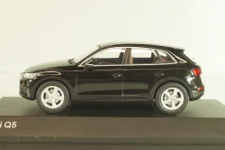 Audi Q5 (FY) 2017, black, 5011605633, Iscale 1:43 Уценка!