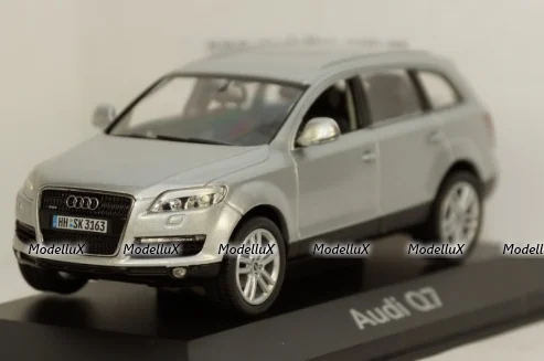 Audi Q7 silver
