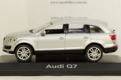 Audi Q7 silver