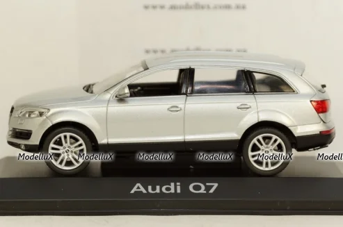 Audi Q7 silver