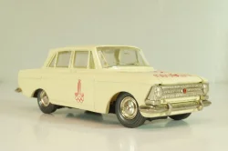 Москвич-408 А1, слоновая кость, Сентябрь 1979г., Олимпиада 80, капот 2 зажима, Тантал/Радон 1:43 Новая