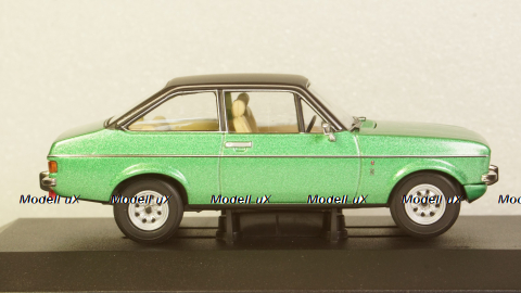 Ford Escort MkII 1.3 Ghia met.green/mattblack, Vanguards 1:43