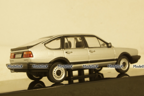 Volkswagen Passat B2 1985 silver, CLC425N, IXO 1:43