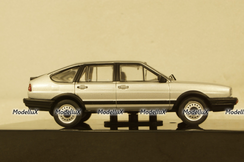 Volkswagen Passat B2 1985 silver, CLC425N, IXO 1:43