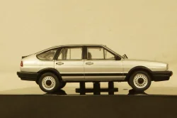 Volkswagen Passat B2 1985 silver, CLC425N, IXO 1:43