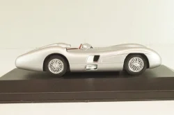 Mercedes-Benz W196 R Streamlined Racing Car 1955, silver, MBOMS070, Mercedes-Benz-Offizielle Modell-Sammlung #70, Altaya 1:43 