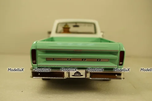 Ford F-100 with Smokey Bear figurine 1975, 13636, Greenlight 1:18