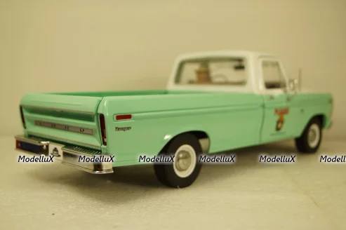 Ford F-100 with Smokey Bear figurine 1975, 13636, Greenlight 1:18