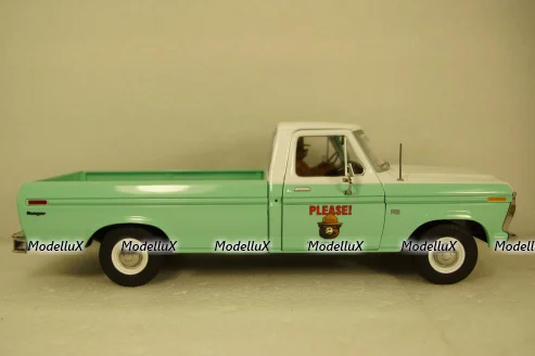 Ford F-100 with Smokey Bear figurine 1975, 13636, Greenlight 1:18
