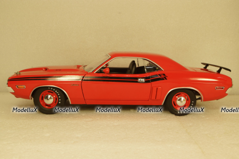 Dodge Challenger R/T Scat Pack 1970 red/black, Greenlight 1:18 Уценка!