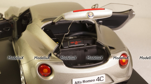 Alfa Romeo 4C 2013 greymetallic, 70187, Auto Art 1:18
