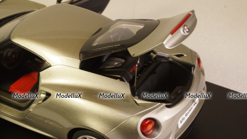 Alfa Romeo 4C 2013 greymetallic, 70187, Auto Art 1:18