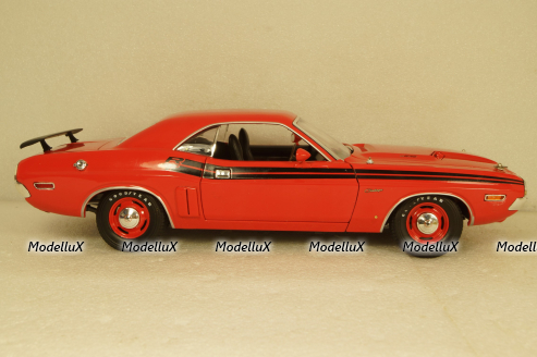 Dodge Challenger R/T Scat Pack 1970 red/black, Greenlight 1:18 Уценка!