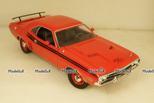 Dodge Challenger R/T Scat Pack 1970 red/black, Greenlight 1:18 Уценка!