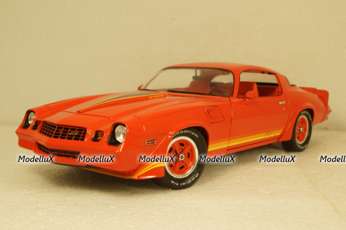 Chevrolet Camaro Z28 1981 light red/black, Greenlight 1:18