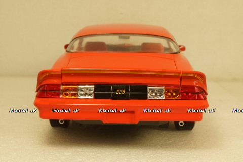 Chevrolet Camaro Z28 1981 light red/black, Greenlight 1:18