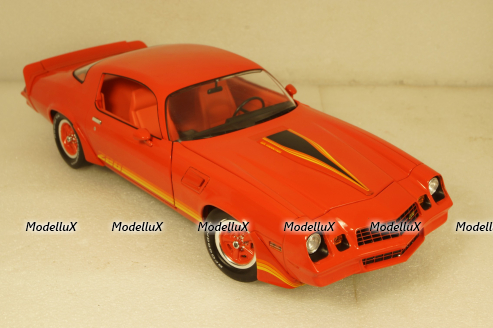 Chevrolet Camaro Z28 1981 light red/black, Greenlight 1:18