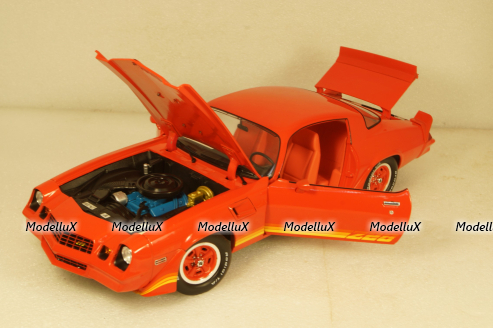 Chevrolet Camaro Z28 1981 light red/black, Greenlight 1:18