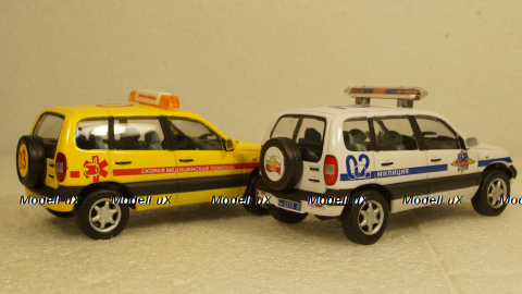 Ваз-2123 Нива Милиция + Ваз-2123 Нива Медицинская (набор 2шт.),Chevrolet Niva Cararama 1:43