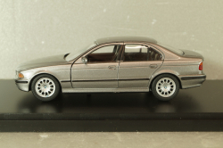 BMW 525i sedan (E39) 1995, grey, 80429419980,Schabak 1:43