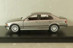 BMW 525i sedan (E39) 1995, grey, 80429419980,Schabak 1:43