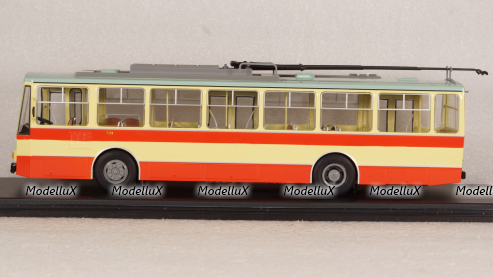 Троллейбус Skoda-14TR красно-бежевый, SSM4042, SSM 1:43 Уценка!