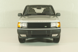Range Rover 4.6 HSE (P38) 1994, silver, 087454, Auto Art 1:18 Уценка!