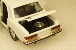 Газ-3102 Волга, С днем свадьбы, Агат 1:43