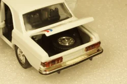 Газ-3102 Волга, С днем свадьбы, Агат 1:43
