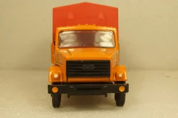 Зил-4331, оранжевый/красный , з-д Вега 1:43 