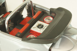 Volkswagen Beetle 1951 Custom, silver, Maisto 1:18