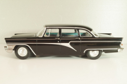Газ-13 Чайка 1959 black, T9-1800250, Triple9 1:18