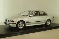BMW 530d (E39) Sedan 1997, silver, 181051, KK-Scale 1:18 Уценка!