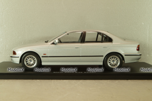BMW 530d (E39) Sedan 1997, silver, 181051, KK-Scale 1:18 Уценка!