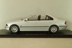 BMW 530d (E39) Sedan 1997, silver, 181051, KK-Scale 1:18 Уценка!