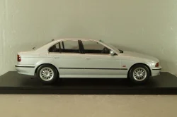 BMW 530d (E39) Sedan 1997, silver, 181051, KK-Scale 1:18 Уценка!
