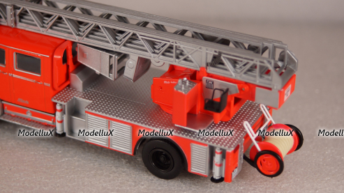 Mercedes L1519 DLK30 Metz Fire Engine Scala Germany Altaya  1:43