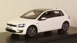 Volkswagen Golf 7 GTE, Spark 1:43