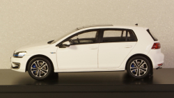Volkswagen Golf 7 GTE, Spark 1:43