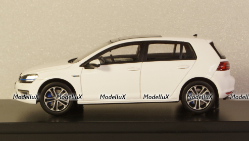 Volkswagen Golf 7 GTE, Spark 1:43