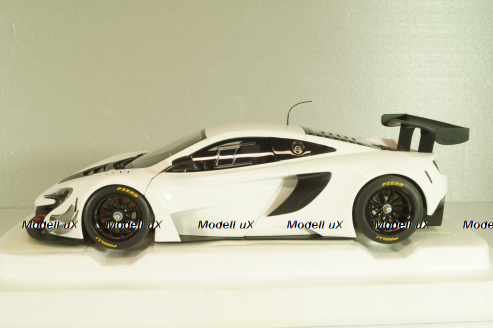 McLaren 650S GT3 2017 white/black, 81640, AutoArt 1:18