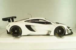 McLaren 650S GT3 2017 white/black, 81640, AutoArt 1:18