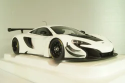 McLaren 650S GT3 2017 white/black, 81640, AutoArt 1:18