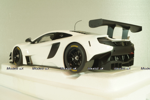 McLaren 650S GT3 2017 white/black, 81640, AutoArt 1:18