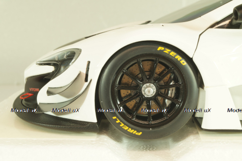 McLaren 650S GT3 2017 white/black, 81640, AutoArt 1:18