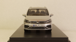 Volkswagen Touran R-Line, Spark 1:43